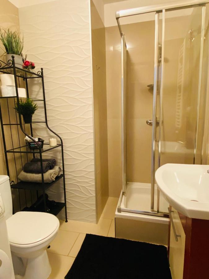 Station Arianska Apartment Krakow Bagian luar foto