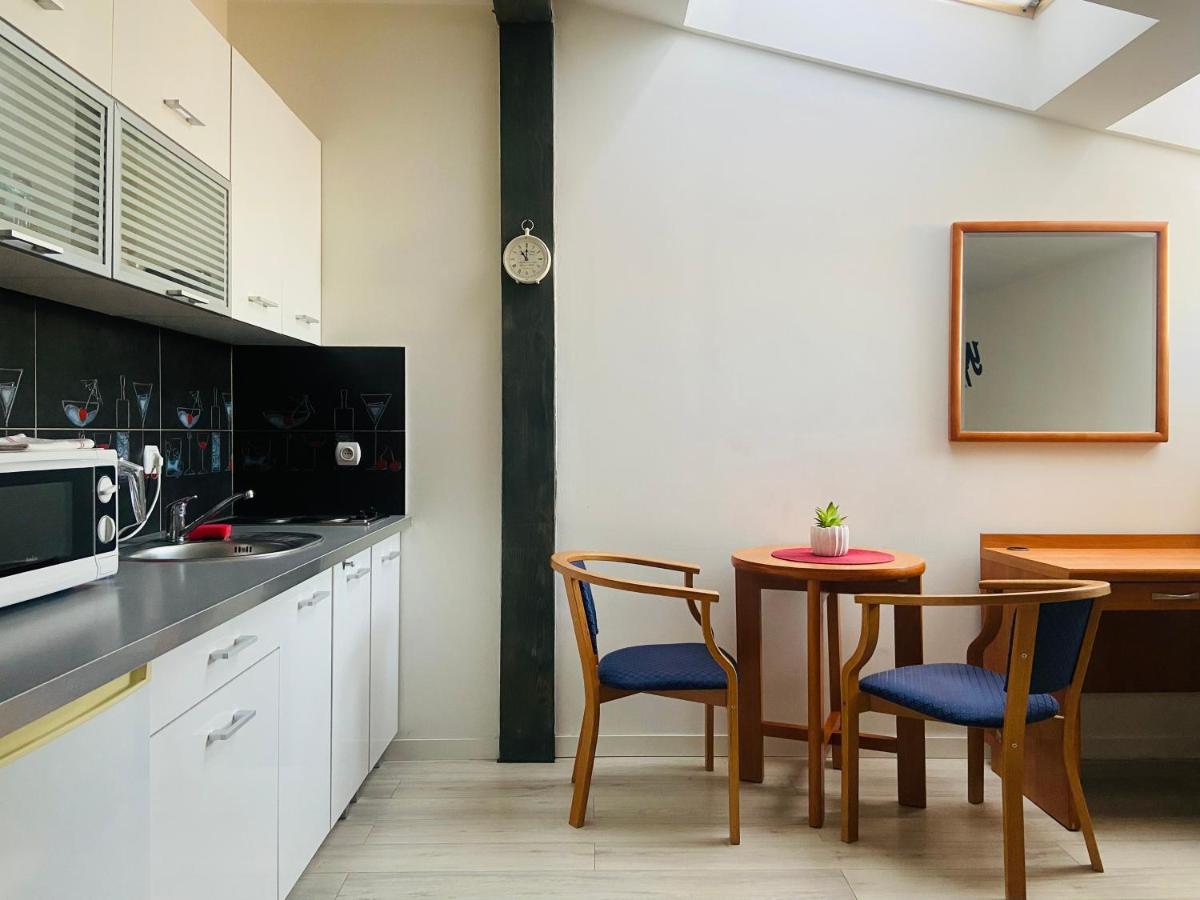 Station Arianska Apartment Krakow Bagian luar foto