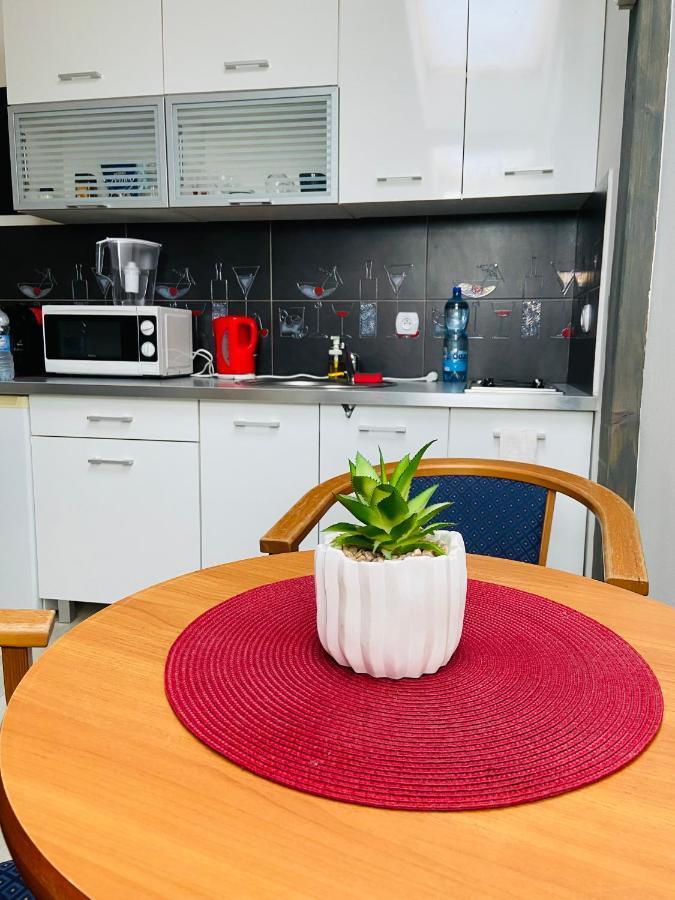 Station Arianska Apartment Krakow Bagian luar foto